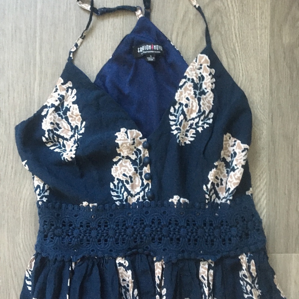 Dress - Picture 4 of 5